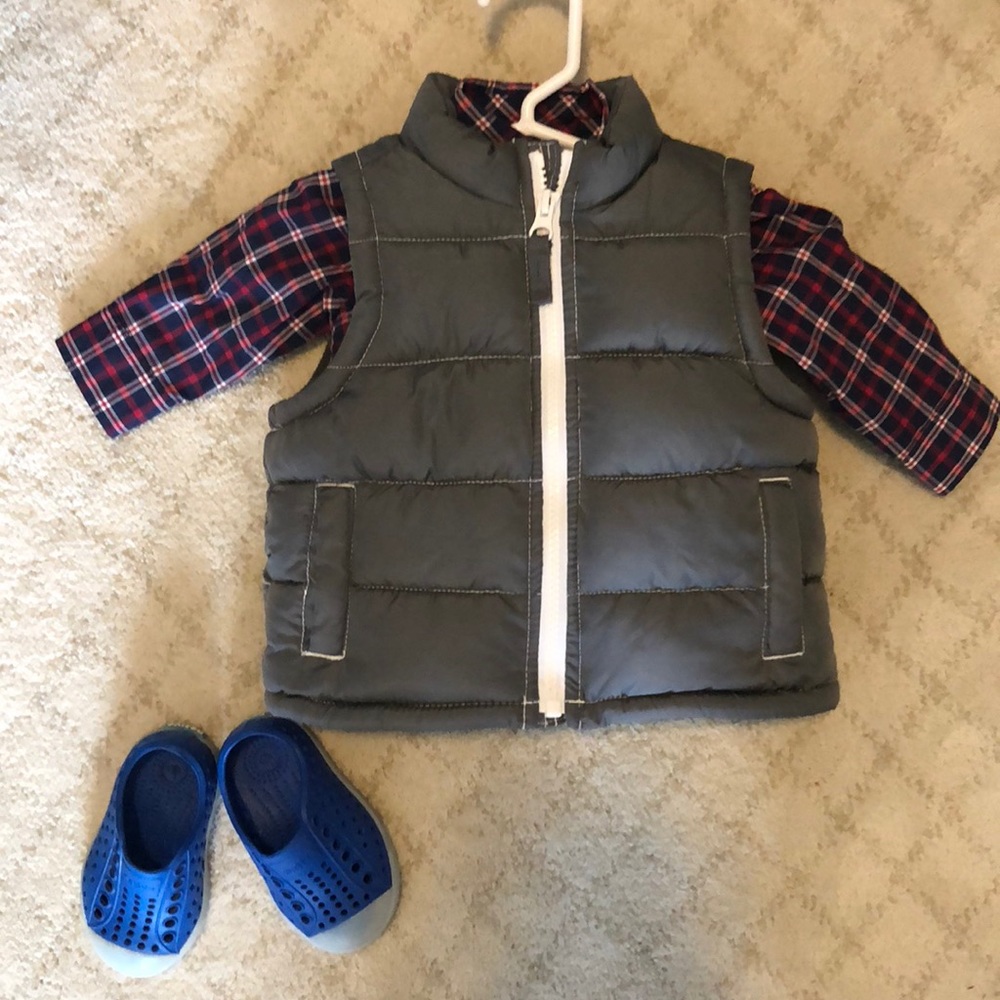 EUC Old Navy Boys Puffer Vest - 6-12M